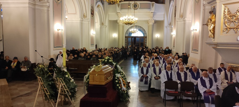 Pogrzeb śp. ks. prał. Tadeusza Lutkowskiego