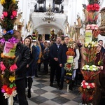 Parada palm wielkanocnych w Trzebnicy w Niedzielę Palmową