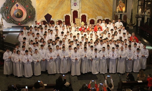 Nowi ceremoniarze i animatorzy służby liturgicznej diecezji bielsko-żywieckiej AD 2022.