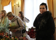 Renata Zuber, koordynująca pomoc dla gości z Ukrainy w Hałcnowie, byla także koordynatorką kiermaszu wielkanocnego.