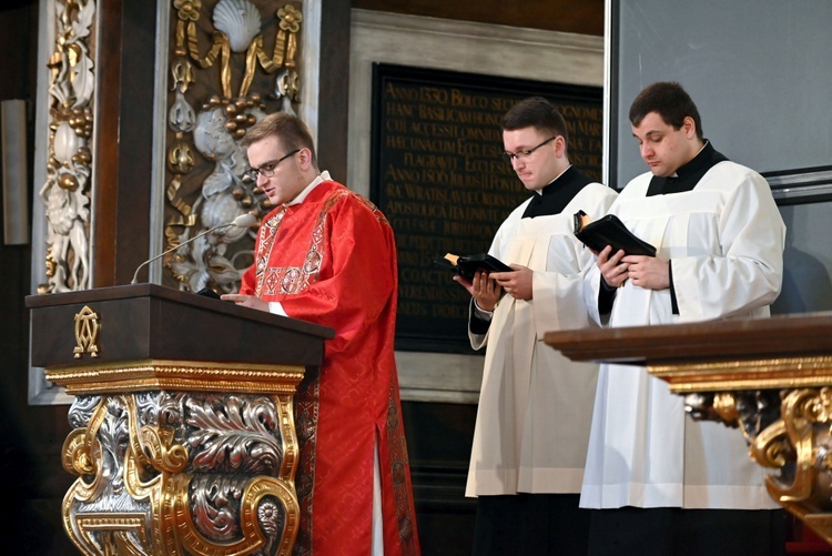 Wielki Piątek. Ciemna Jutrznia w katedrze