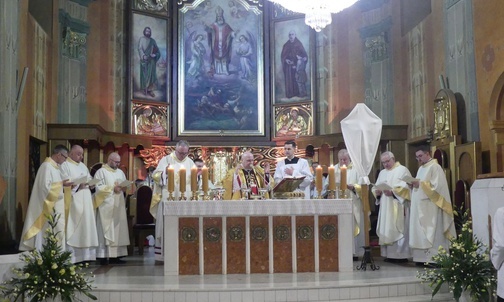 Liturgii Wielkiego Czwartku w katedrze św. Mikołaja w Bielsku-Białej przewodniczył biskup Piotr Greger.