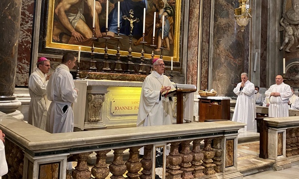Abp Skworc w Watykanie: Sakrament pokuty i Eucharystia prowadzą do pokoju