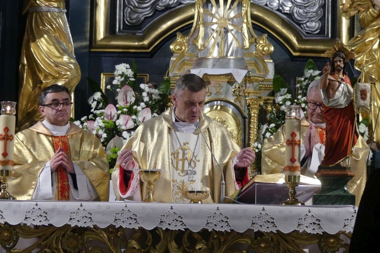 Bp Roman Pindel przewodniczył Mszy św. w 50. rocznicę śmierci biskupa-nominata Wojciecha Olszowskiego.