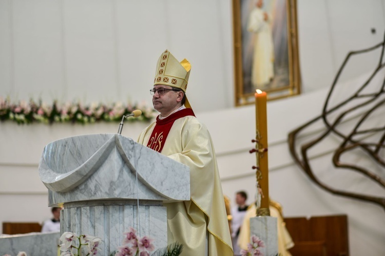 Kraków-Łagiewniki. Msza św. w Niedzielę Miłosierdzia Bożego