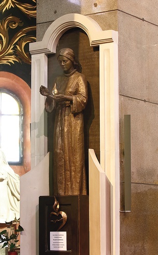 Sarkofag poświęcony wizjonerce w bazylice NSPJ w Krakowie.