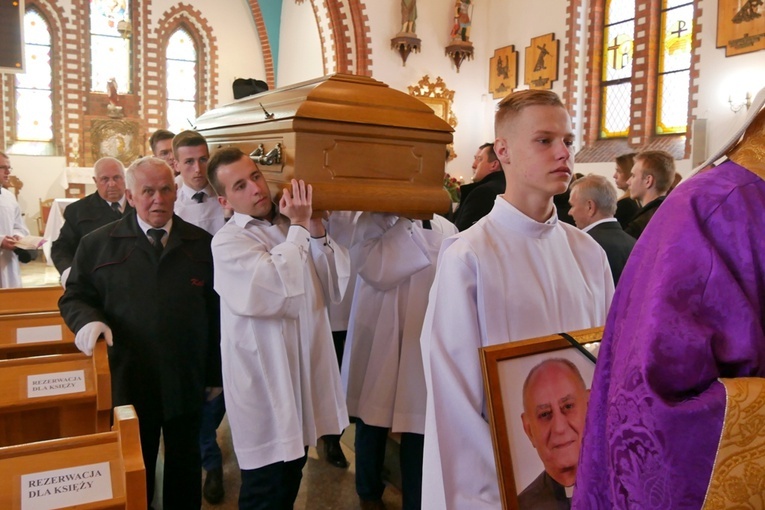 Pogrzeb ks. Kazimierza Synaka