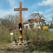 Krzyże i kapliczki są miejscem modlitwy okolicznych mieszkańców.