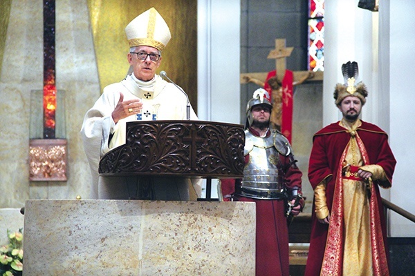 Homilię wygłosił arcybiskup katowicki.