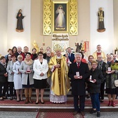 ▲	Diecezjanie uhonorowani za zasługi dla działalności charytatywnej Kościoła.