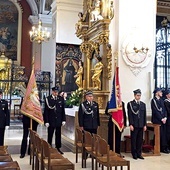 	Modlono się za nich w parafiach.