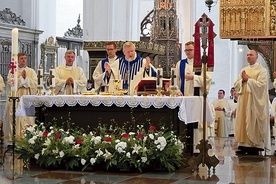 Eucharystii w bazylice Mariackiej przewodniczył biskup pomocniczy archidiecezji gdańskiej.