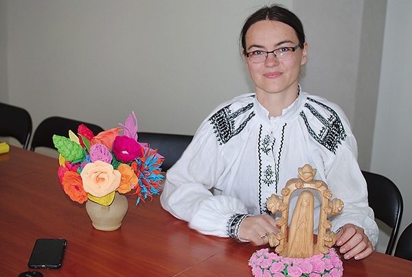 Etnograf Justyna Niepokój-Gil opowiadała uczniom o niewielkich obiektach sakralnych.