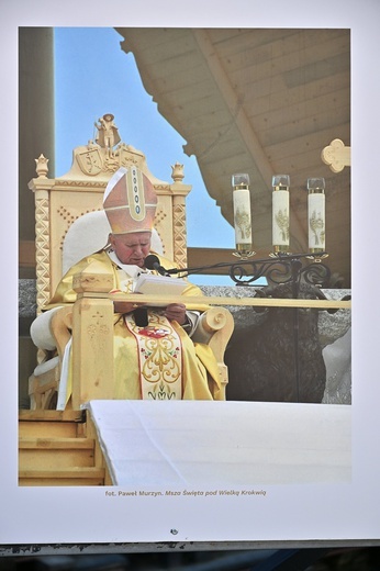 Papieska wystawa na Krupówkach