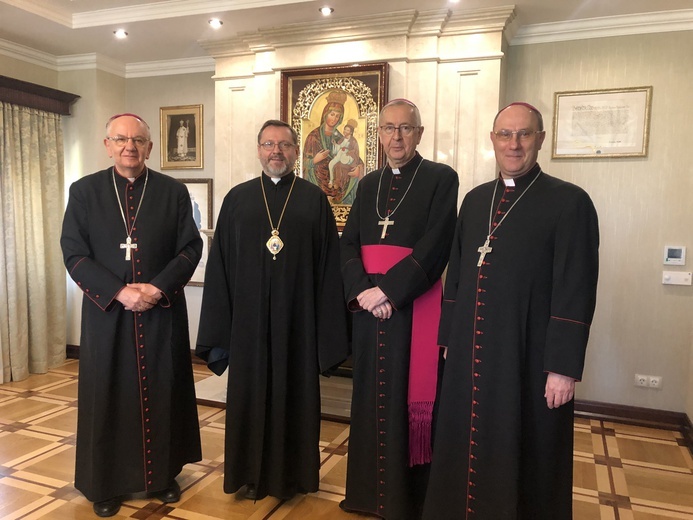 Abp Budzik uczestniczy w podróży do Ukrainy