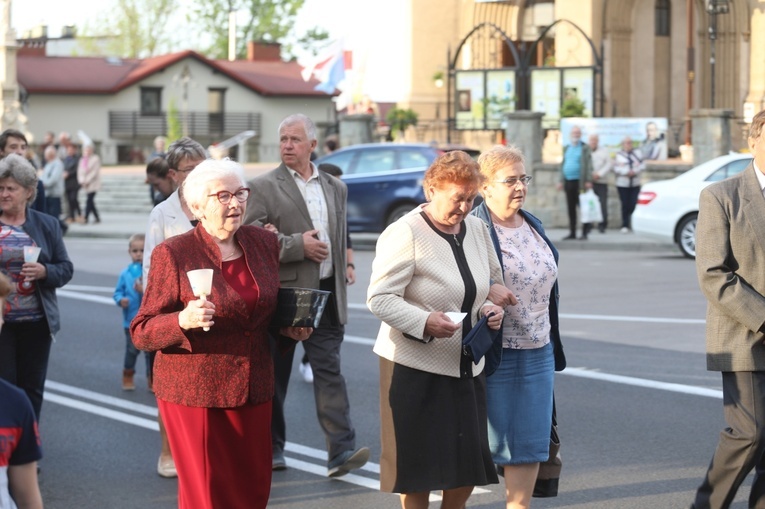 Bp Janusz Mastalski u św. abp. Bilczewskiego w Wilamowicach