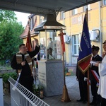 Nabożeństwo majowe na dworcu kolejowym w Kędzierzynie-Koźlu