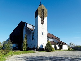 ▲	Kościół-pomnik powstawał przez 13 lat, do 2000 roku.