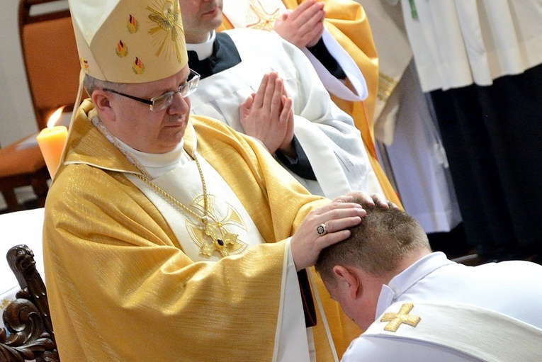 Odezwa w związku ze święceniami kapłańskimi