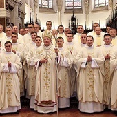 ▲	Święceń udzielił im bp Andrzej Jeż 28 maja w tarnowskiej katedrze.