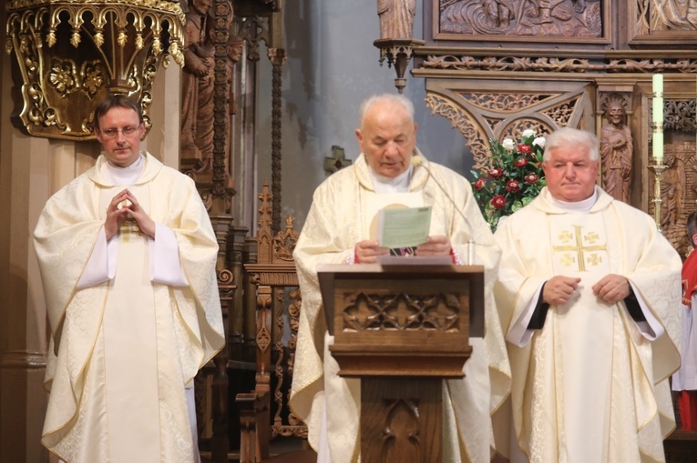 Inauguracja Roku Jubileuszowego w Zespole Szkół im. św. Józefa Bilczewskiego w Wilamowicach