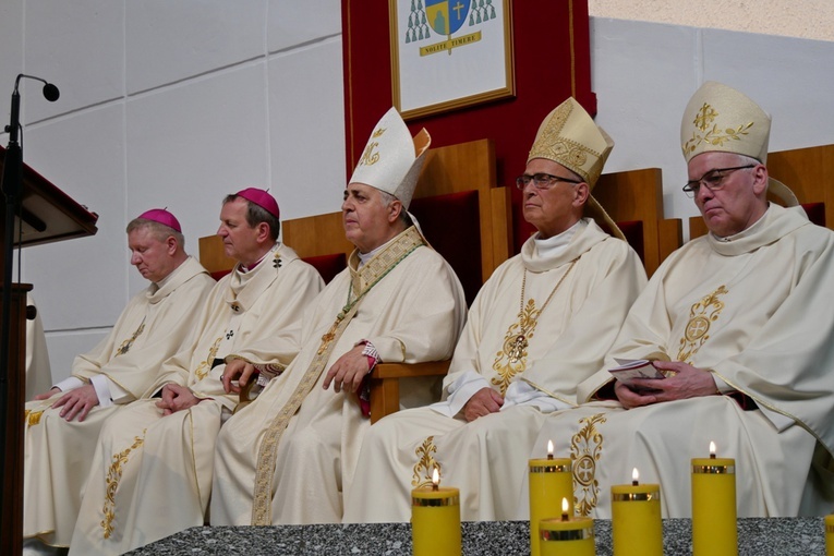 Koronacja wizerunku Matki Bożej Pocieszenia w Gdyni