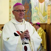 Biskup Jan Ozga.