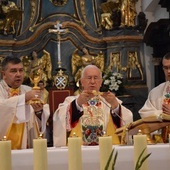 Eucharystii przewodniczył ordynariusz łowicki.