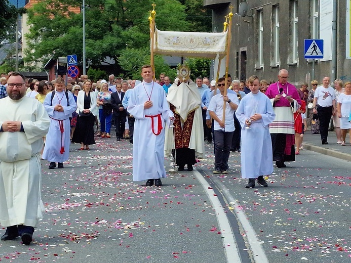 Boże Ciało w parafii Wniebowzięcia NMP w Bielawie