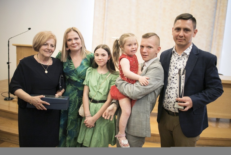 W sanktuarium Bożego Miłosierdzia w Łagiewnikach odbyła się gala wręczenia nagrody "Przyjaciel życia".