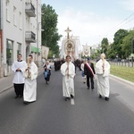 Pan Jezus na kwietnych dywanach. Boże Ciało na Kamionku