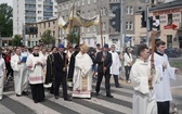 Pan Jezus na kwietnych dywanach. Boże Ciało na Kamionku