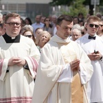 Pan Jezus na kwietnych dywanach. Boże Ciało na Kamionku