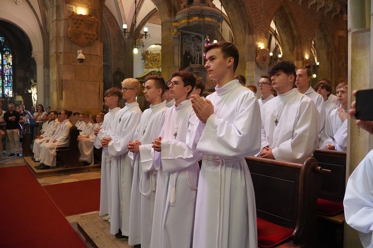 Modlitwa w intencji abp. Józefa Kupnego, promocja lektorów i ceremoniarzy