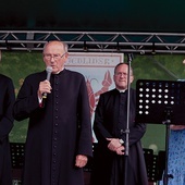 O swej wieloletniej współpracy ze sługą Bożym opowiada ks. prał. Henryk Ćwiek, emerytowany proboszcz parafii Jedlińsk. 