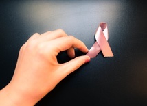 Eksperci: Nowy lek zrewolucjonizuje leczenie ponad połowy chorych na raka piersi