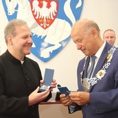 Wręczenie medali dla koszalińskich duchownych