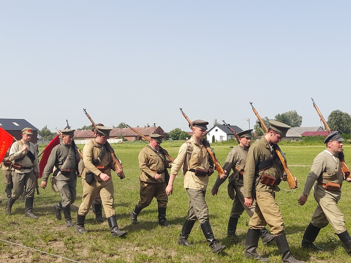 Doroczne widowisko wydarzeń z 1920 r. to żywa lekcja historii.