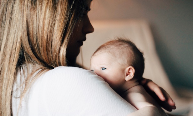 Neonatolog: Każda mama wcześniaka ma prawo do skorzystania z banku mleka kobiecego