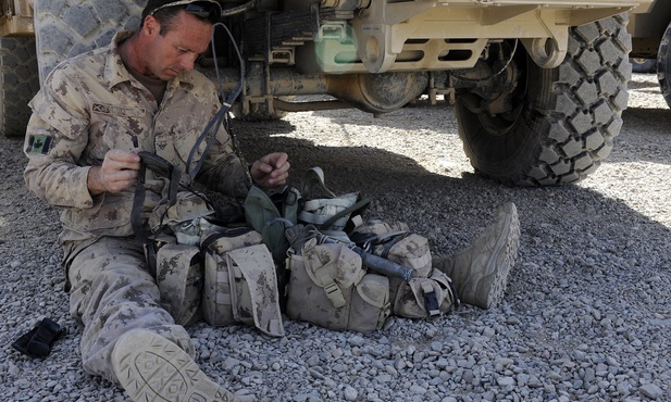 Kanadyjskie wojsko pozwala żołnierzom farbować włosy, tatuować twarze, a mężczyznom nosić spódnice
