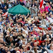 Abp Szal na Jasnej Górze: ludzkość swoimi siłami nie jest w stanie osiągnąć trwałego pokoju