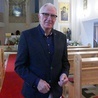Jubilat Antoni Piechniczek w wiślańskim kościele po Mszy św. z okazji jego 80. urodzin i w 40 lat po zdobyciu przez polską kadrę trzeciego miejsca na mundialu w Hiszpanii.
