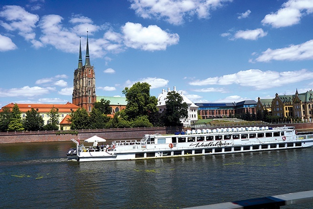 	Wrocław uważany jest za nieformalną stolicę żeglugi śródlądowej.
