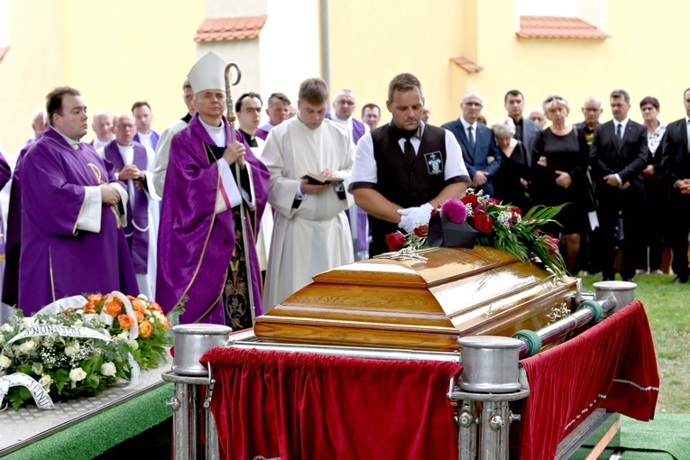 Pogrzeb ks. Stanisława Panewskiego