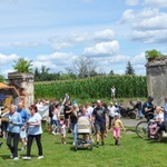 Zlot oldtimerów i święcenie pojazdów w Sławikowie