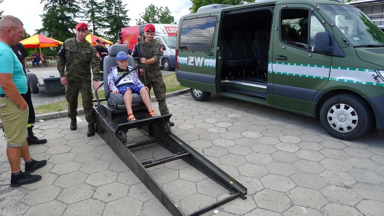 Grębów. Zlot czerwonych wozów