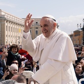 Szef watykańskiej dyplomacji: wizyta na Ukrainie priorytetem papieża