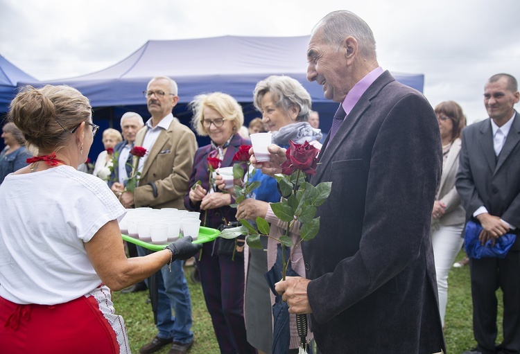 Prezent na Światowy Dzień Dziadków i Osób Starszych