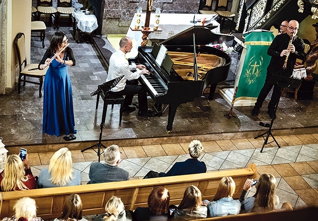 W pięknym kościele w Wilczkowie melomani mogli wysłuchać wyjątkowego koncertu w wykonaniu włoskich muzyków.