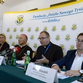 Konferencja prasowa była podsumowaniem letnich obozów dla młodych z Ukrainy w wieku 12-18 lat, które odbyły się w Opolu, Warszawie i Radomiu.
